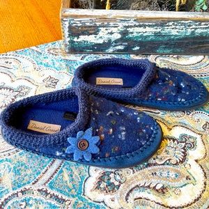 Daniel Green Woolen Wool Blend hard sole Mule slipper slip-on 8 blue flower